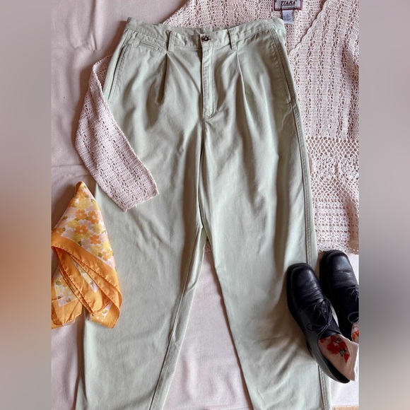 Liz Claiborne Pants - Liz Claiborne Light Sage Green Pleated Women's Pants